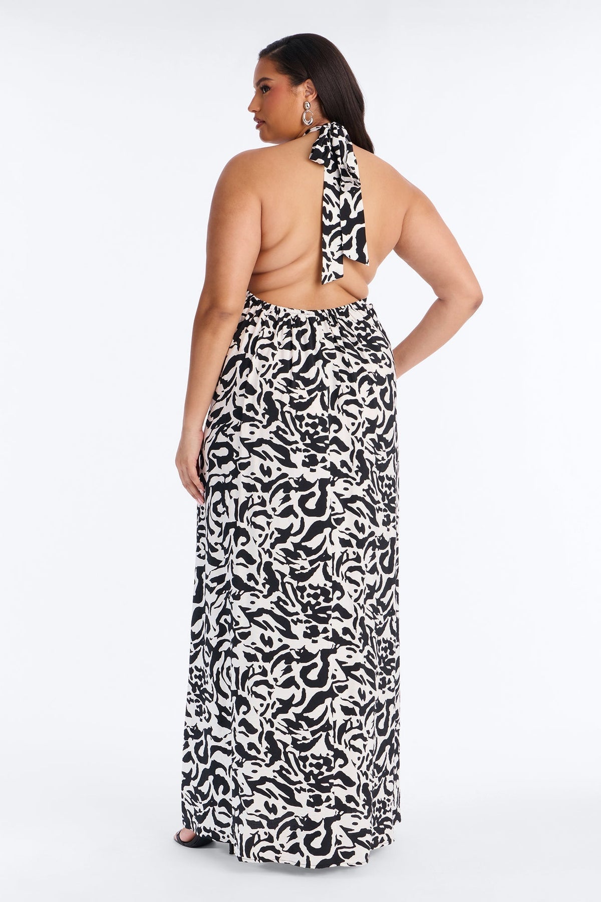 Gracelyn Halter Backless Maxi Dress - Black/White