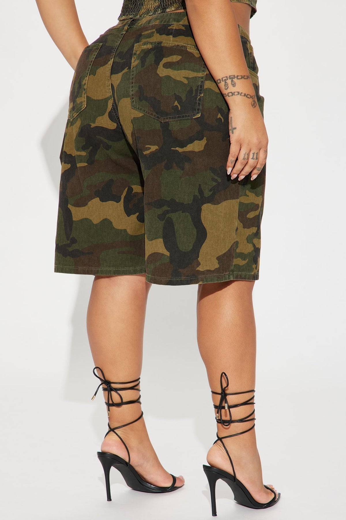 Under Control Camo Bermuda Short - Olive/combo