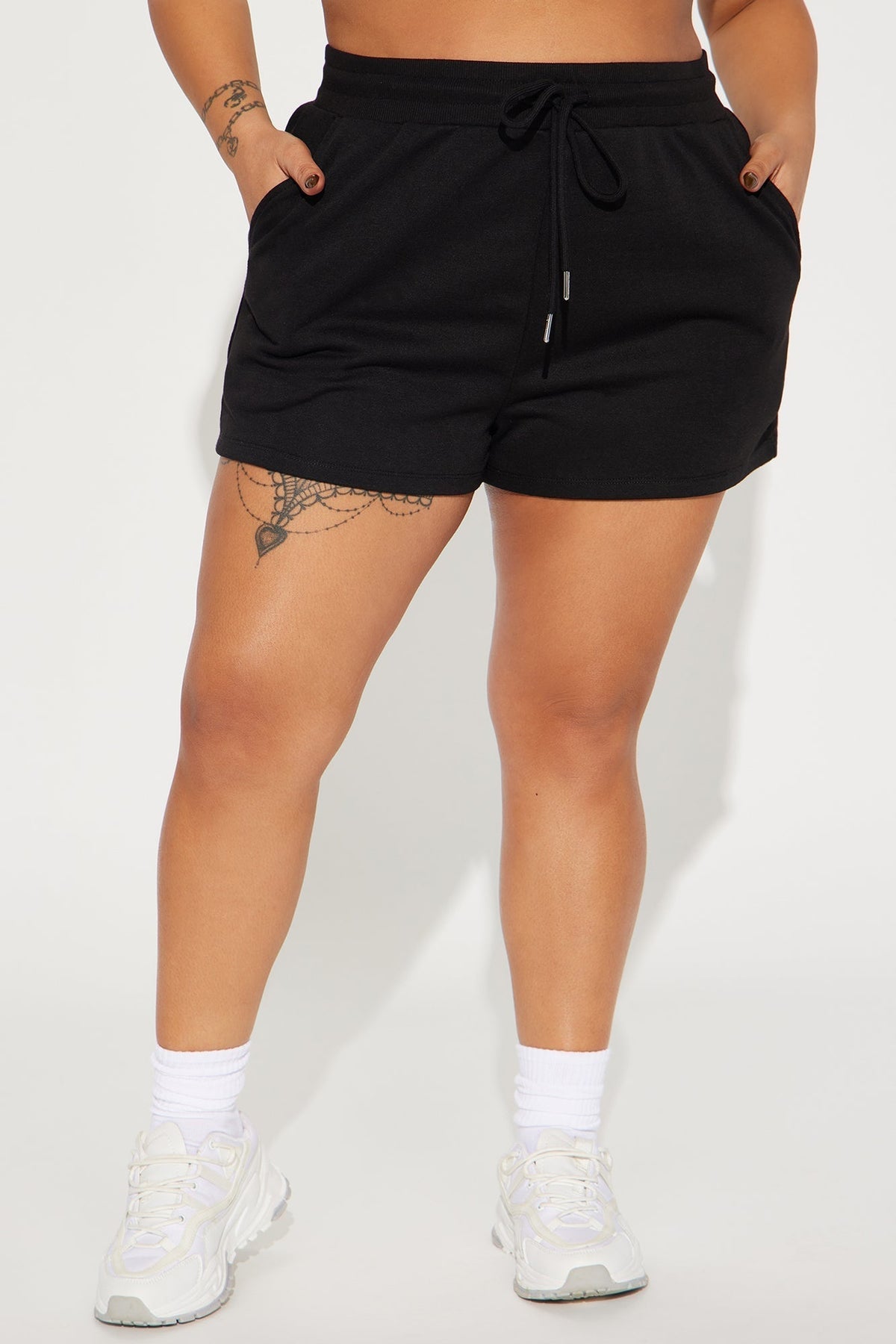 Chilling Out Short - Black