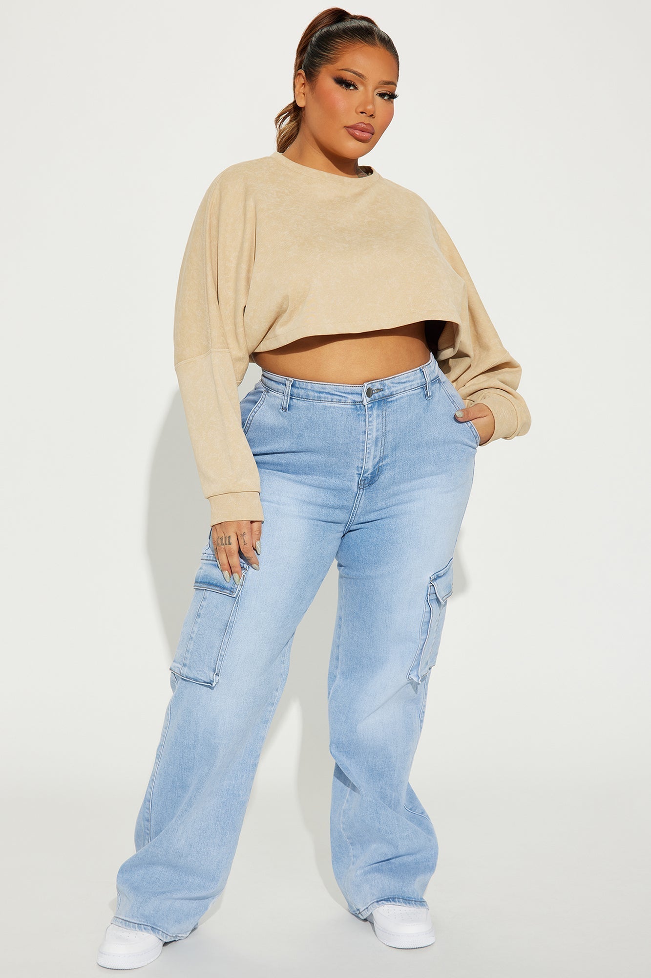 Not That Serious Stretch Cargo Jeans - Light Wash