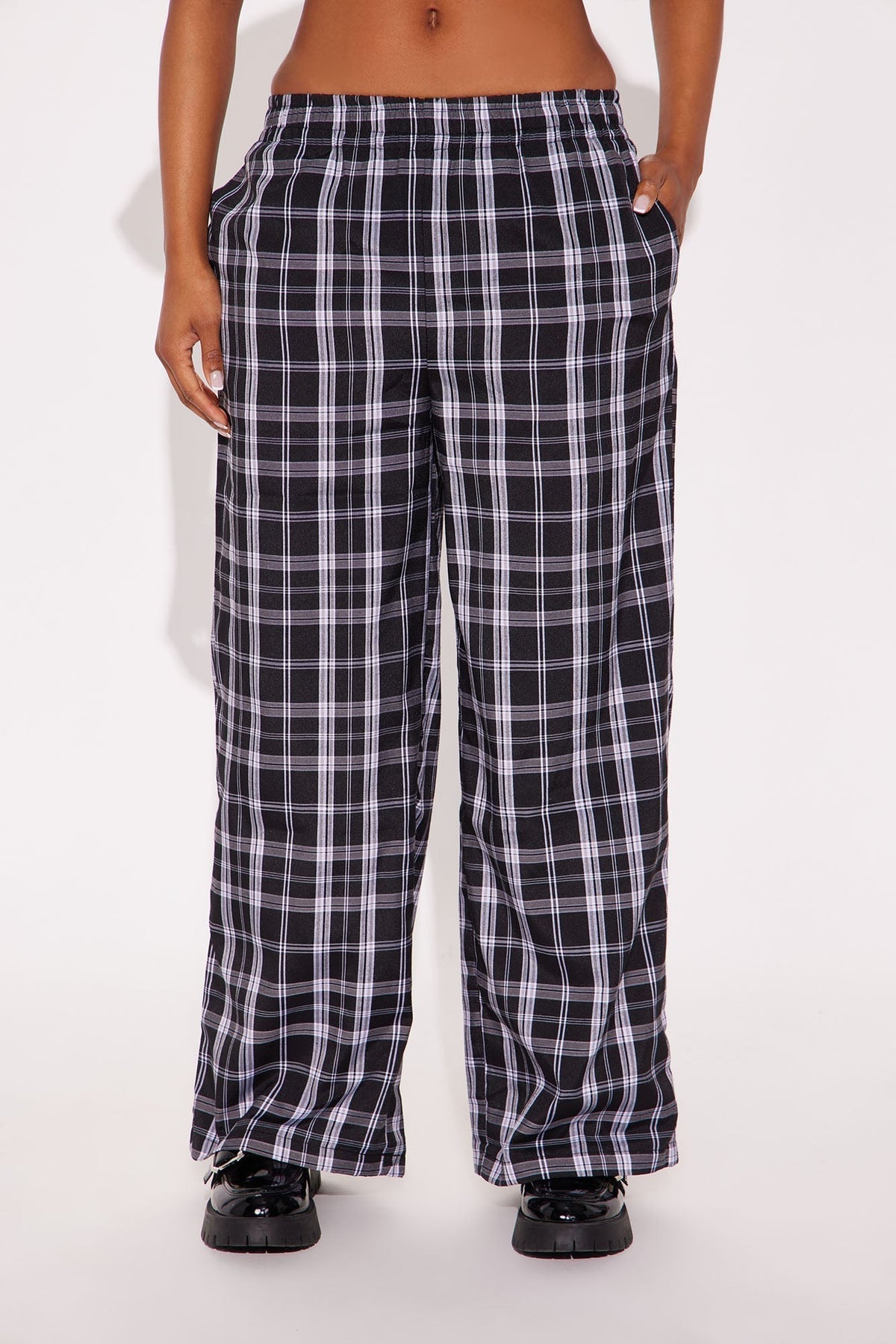 Chill All Day Plaid Boxer Pant - Black/White